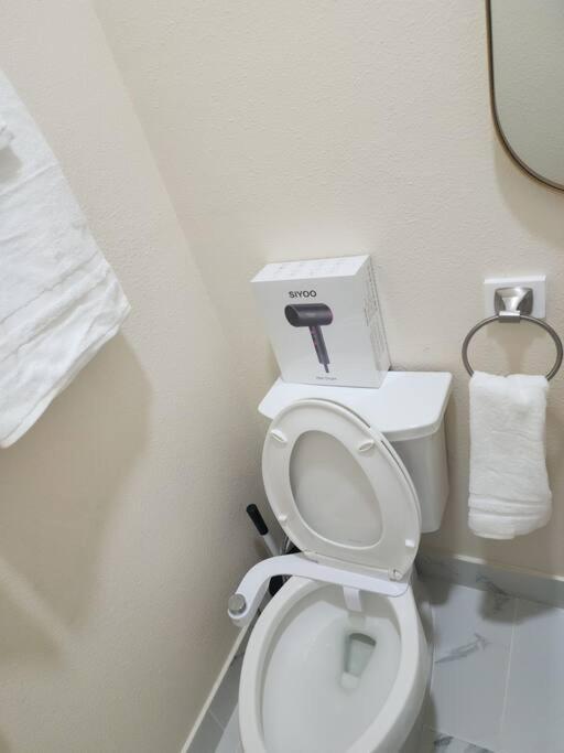 Cozy Tiny Private Guestsuite ランカスター エクステリア 写真