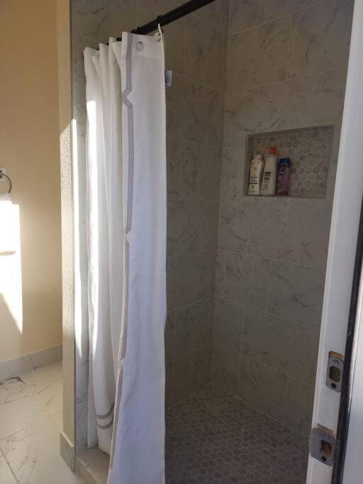 Cozy Tiny Private Guestsuite ランカスター エクステリア 写真