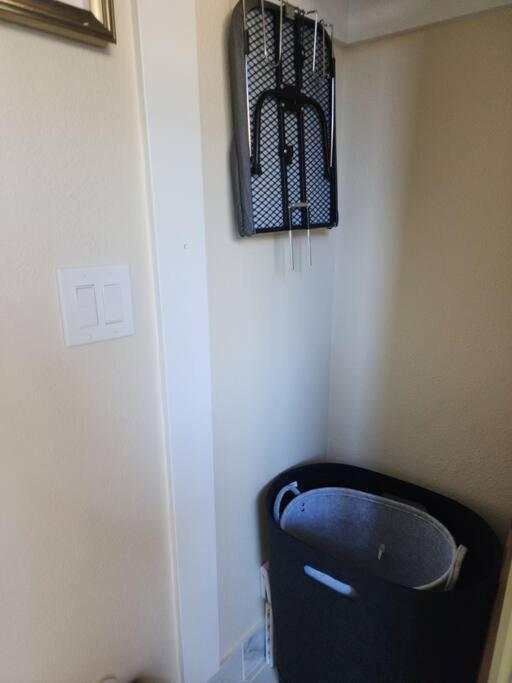Cozy Tiny Private Guestsuite ランカスター エクステリア 写真